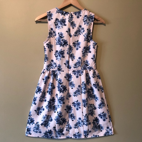 Forever 21 Floral Dress - Picture 2 of 2